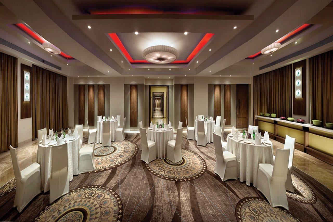Hotel The Raintree, St. Mary's Road